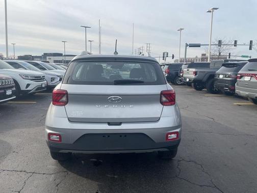 2024 Hyundai VENUE SEL