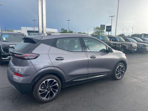 Gray Ghost Metallic 2023 Chevrolet Bolt EUV FWD Premier