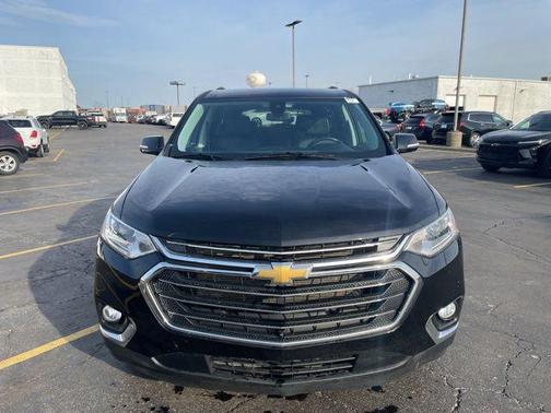 Mosaic Black Metallic 2020 Chevrolet Traverse LT Leather