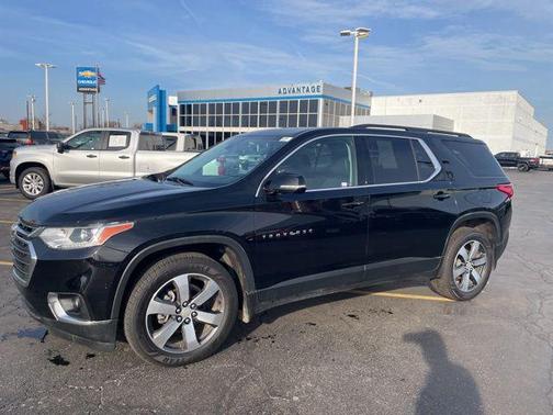 Mosaic Black Metallic 2020 Chevrolet Traverse LT Leather