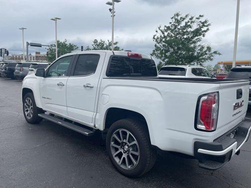 Summit White 2022 GMC Canyon Denali