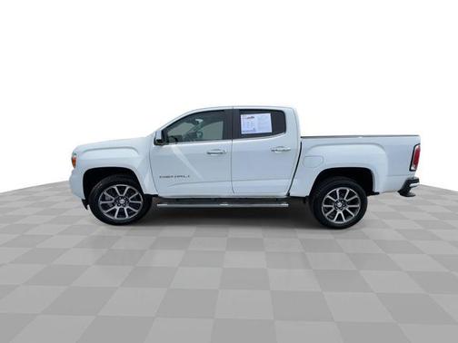 Summit White 2022 GMC Canyon Denali