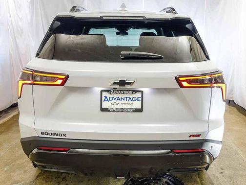 Polar White Tricoat 2027 Chevrolet Equinox FWD RS