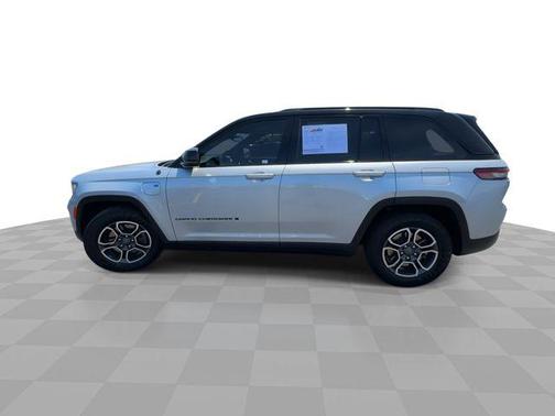 Silver Zynith 2022 Jeep Grand Cherokee 4xe Trailhawk
