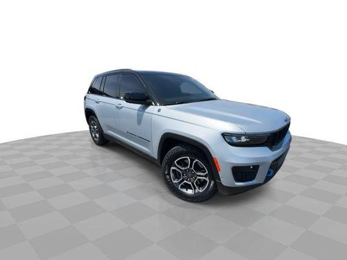 Silver Zynith 2022 Jeep Grand Cherokee 4xe Trailhawk
