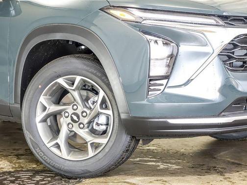 Cypress Gray 2026 Chevrolet Trax LT
