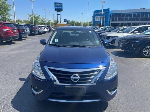 Deep Blue Pearl 2018 Nissan Versa 1.6 SV
