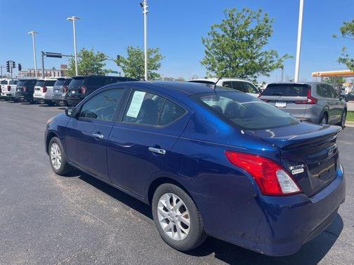 Deep Blue Pearl 2018 Nissan Versa 1.6 SV