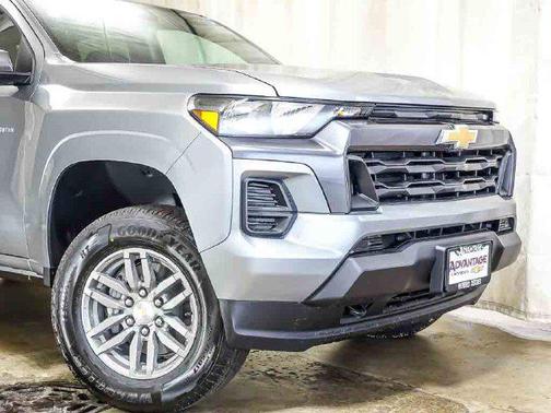 Sterling Gray Metallic 2026 Chevrolet Colorado LT