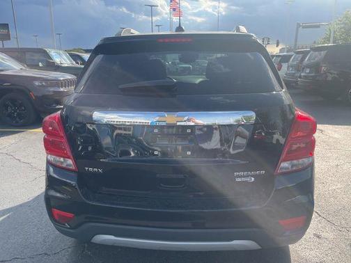 Mosaic Black Metallic 2020 Chevrolet Trax Premier