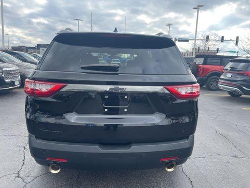 Mosaic Black Metallic 2019 Chevrolet Traverse LT Cloth