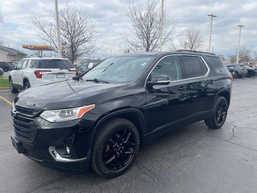 Mosaic Black Metallic 2019 Chevrolet Traverse LT Cloth