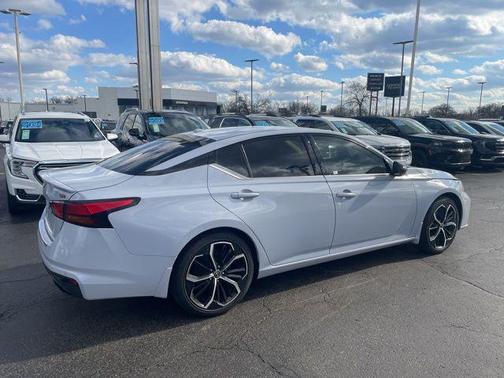 Gray Sky Pearl 2023 Nissan Altima SR FWD