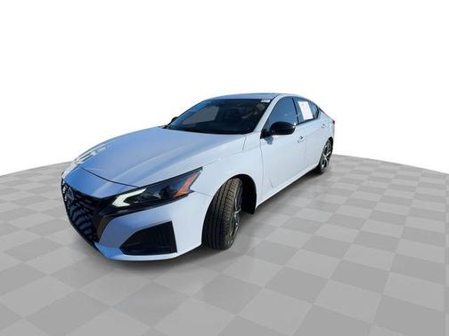 2023 Nissan Altima SR FWD