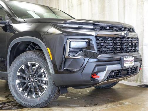 Mosaic Black Metallic 2026 Chevrolet Traverse AWD Z71