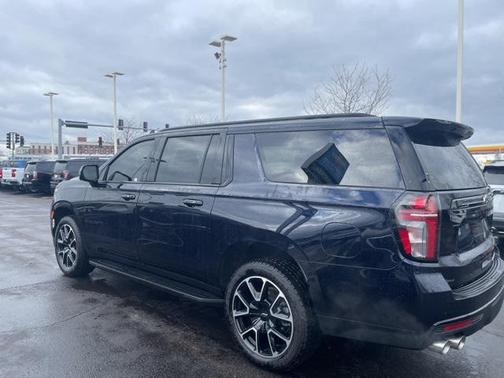 2023 Chevrolet Suburban RST