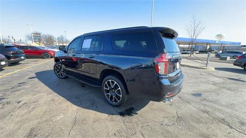2023 Chevrolet Suburban RST