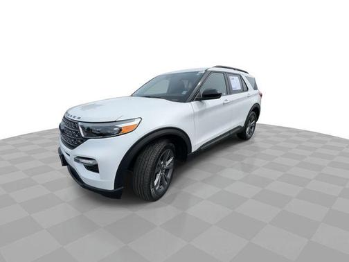 STAR WHITE MET TRI-COAT 2023 Ford Explorer XLT