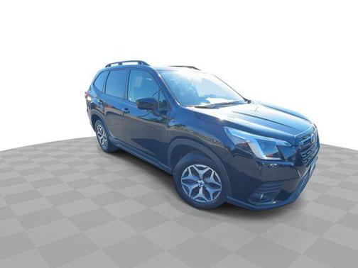 Crystal Black Silica 2024 Subaru Forester Premium