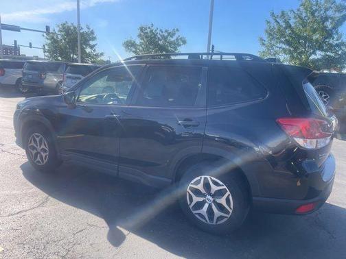 Crystal Black Silica 2024 Subaru Forester Premium