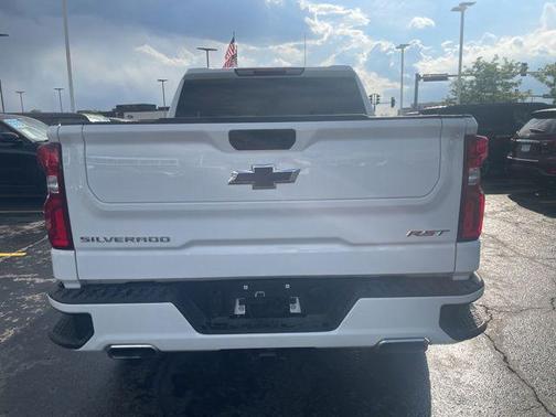 Summit White 2022 Chevrolet Silverado 1500 RST