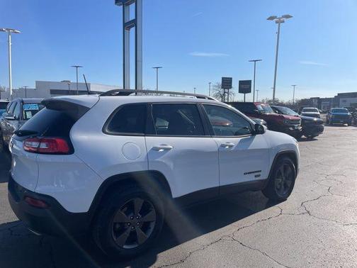 Bright White Clearcoat 2017 Jeep Cherokee 75th Anniversary Edition 4x4