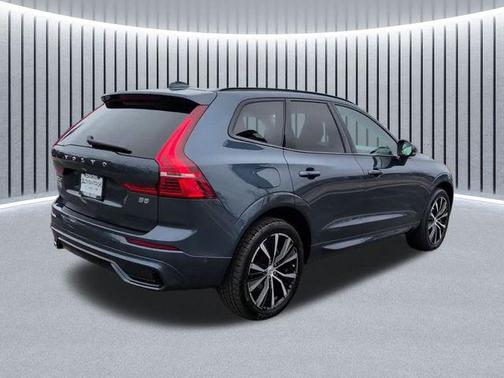 Denim Blue Metallic 2024 Volvo XC60 B5 Plus Dark Theme