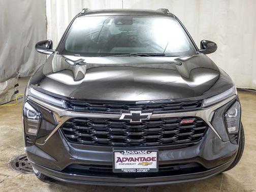 Mosaic Black Metallic 2026 Chevrolet Trax FWD 2RS