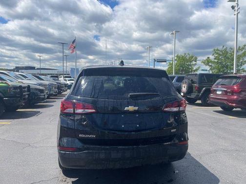 Mosaic Black Metallic 2024 Chevrolet Equinox LS