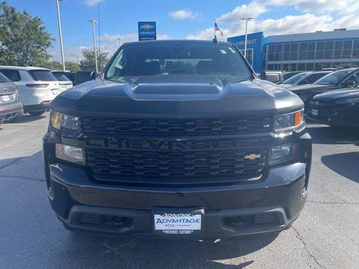 2022 Chevrolet Silverado 1500 Custom
