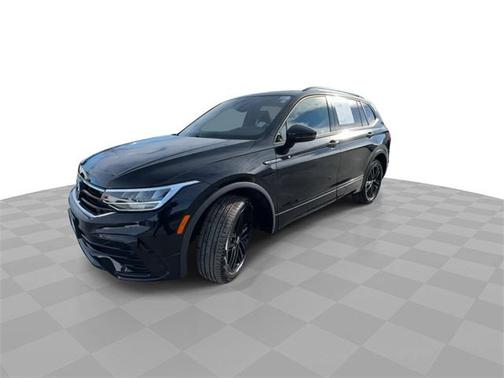 2022 Volkswagen Tiguan 2.0T SE R-Line Black 4MOTION