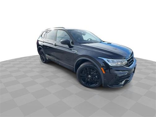 2022 Volkswagen Tiguan 2.0T SE R-Line Black 4MOTION