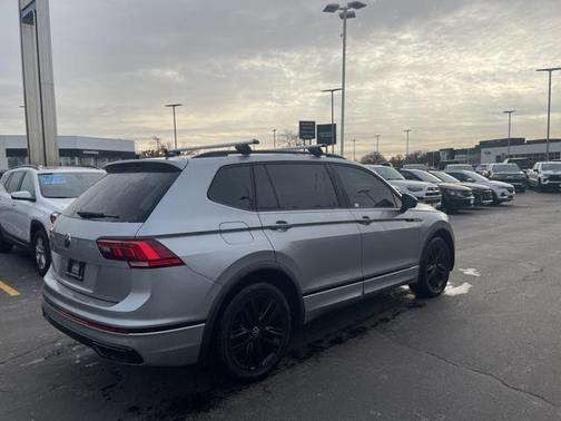 2022 Volkswagen Tiguan 2.0T SE R-Line Black