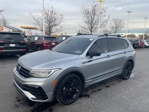 2022 Volkswagen Tiguan 2.0T SE R-Line Black