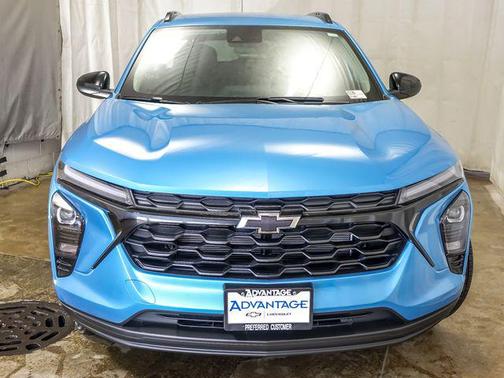 Marina Blue Metallic 2026 Chevrolet Trax LT