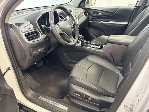 Iridescent Pearl Tricoat 2023 Chevrolet Equinox Premier w/1LZ