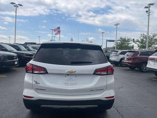 Iridescent Pearl Tricoat 2023 Chevrolet Equinox Premier w/1LZ