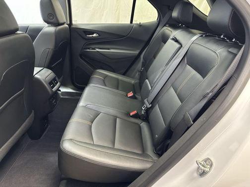 Iridescent Pearl Tricoat 2023 Chevrolet Equinox Premier w/1LZ