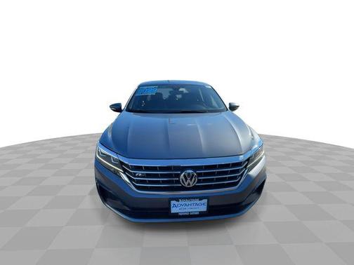 Platinum Gray Metallic 2022 Volkswagen Passat 2.0T R-Line