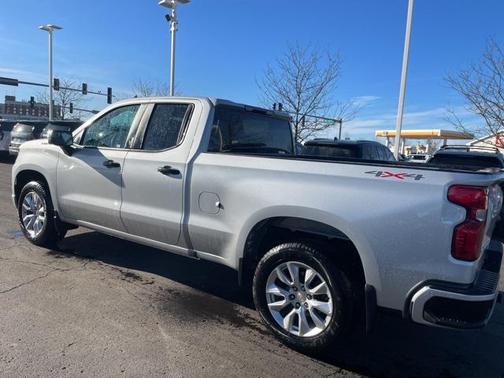 2022 Chevrolet Silverado 1500 Custom