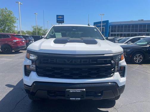 Summit White 2024 Chevrolet Silverado 1500 Custom Trail Boss