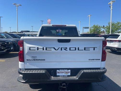 Summit White 2024 Chevrolet Silverado 1500 Custom Trail Boss