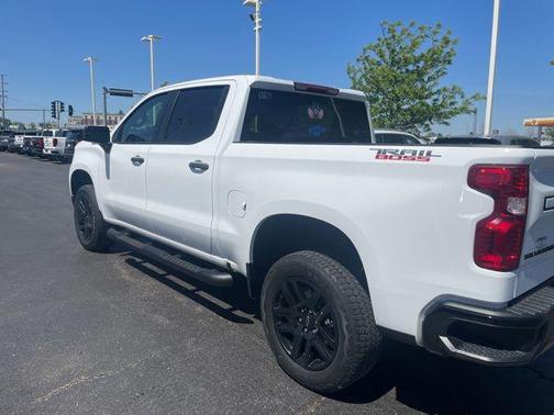 Summit White 2024 Chevrolet Silverado 1500 Custom Trail Boss