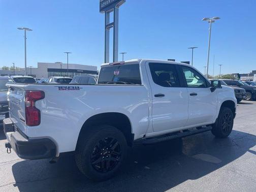 Summit White 2024 Chevrolet Silverado 1500 Custom Trail Boss