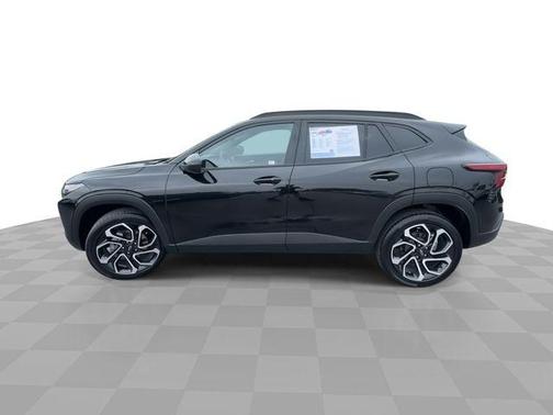Mosaic Black Metallic 2026 Chevrolet Trax FWD 2RS