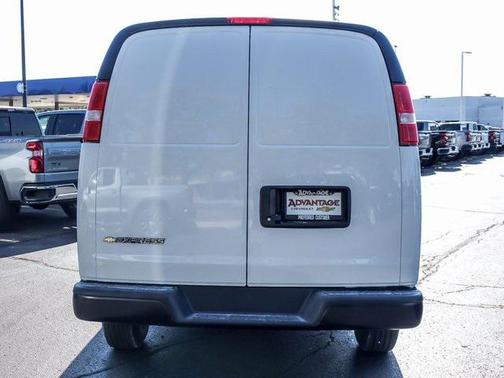 2025 Chevrolet Express 2500 RWD 2500 Regular Wheelbase WT