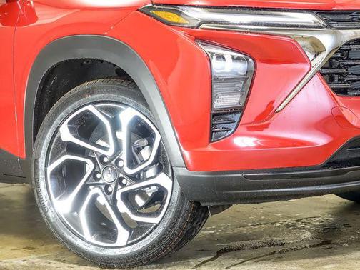 Apex Red 2026 Chevrolet Trax FWD 2RS