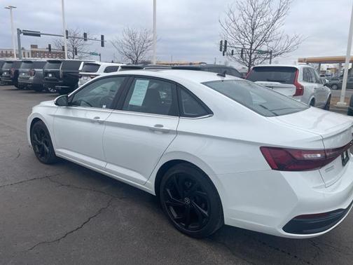 2025 Volkswagen Jetta 1.5T SE