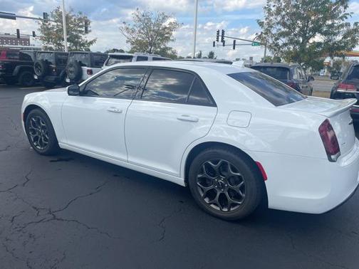 2018 Chrysler 300 S