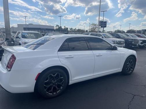 2018 Chrysler 300 S